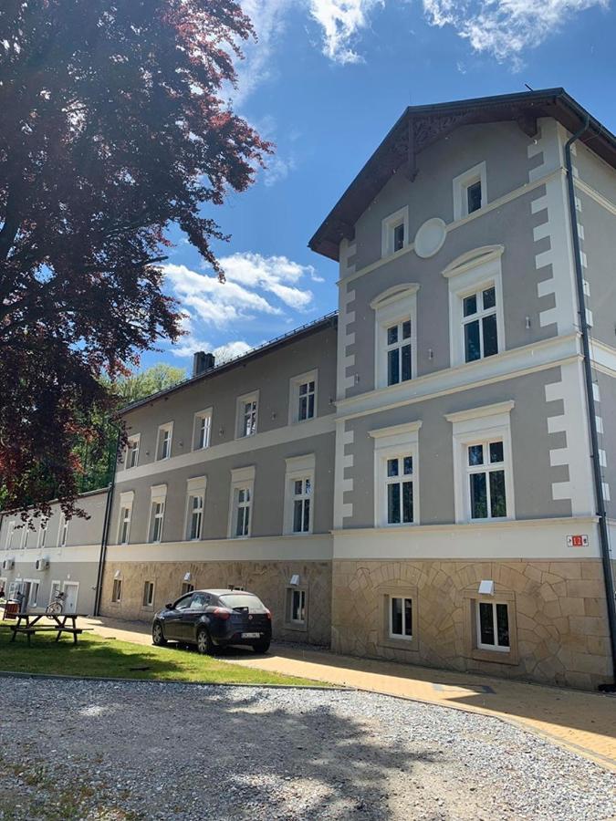 Willa Wiktoria Międzylesie Buitenkant foto