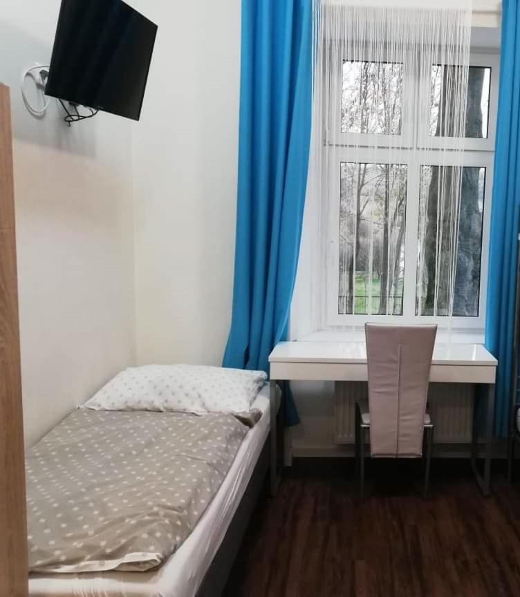 Willa Wiktoria Międzylesie Buitenkant foto